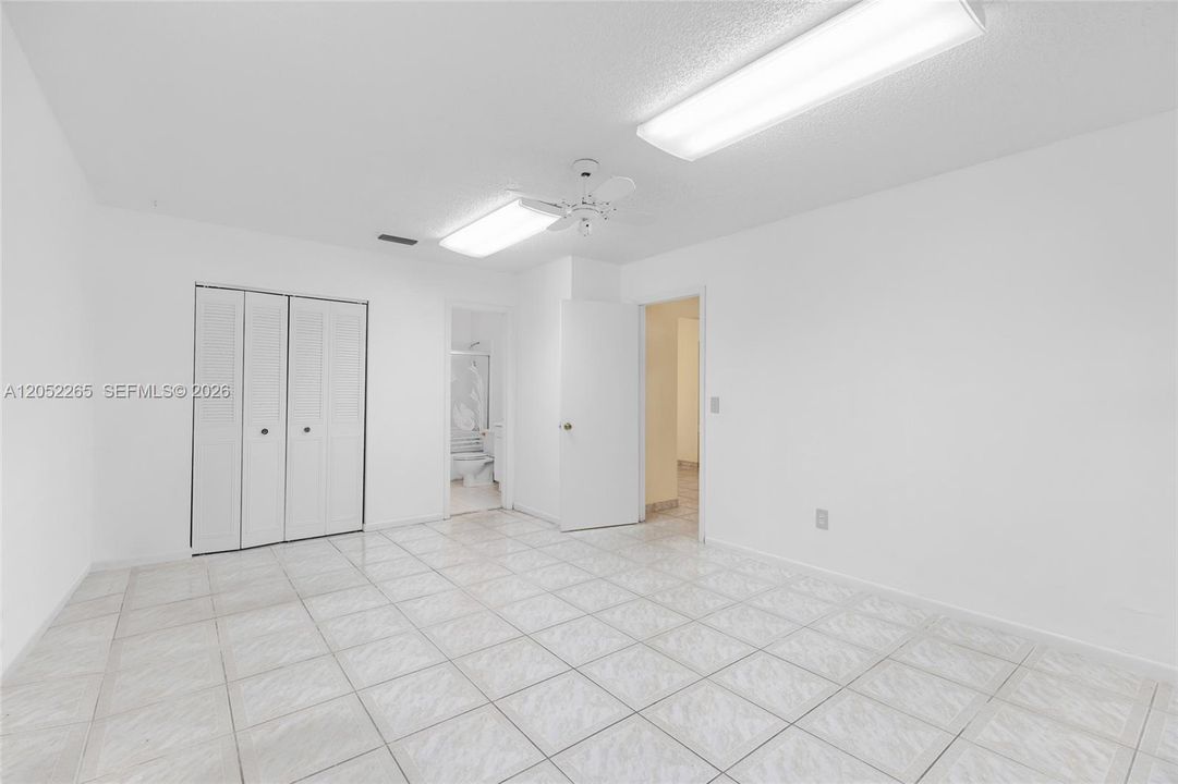 For Rent: $3,350 (3 beds, 2 baths, 1400 Square Feet)