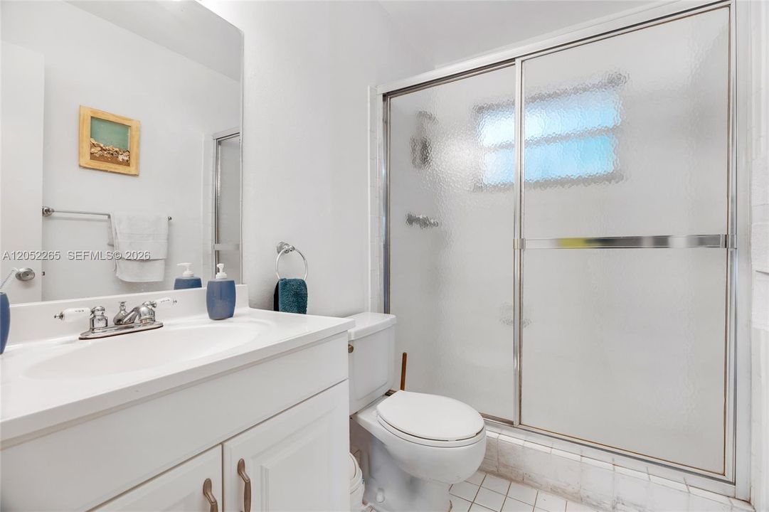 For Rent: $3,350 (3 beds, 2 baths, 1400 Square Feet)
