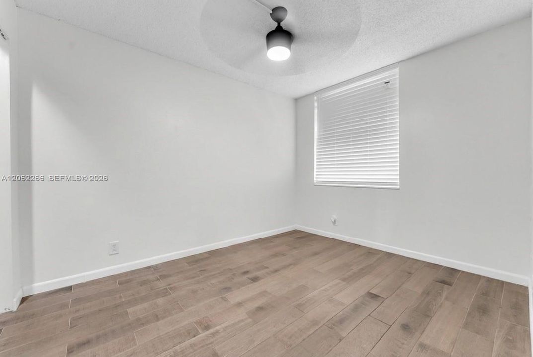For Sale: $218,000 (2 beds, 2 baths, 832 Square Feet)