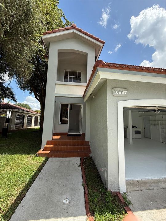 En Renta: $5,000 (3 camas, 3 baños, 2016 Pies cuadrados)