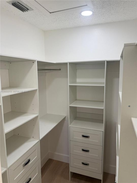 For Rent: $3,800 (3 beds, 2 baths, 1143 Square Feet)