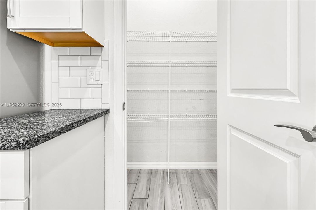 На продажу: $670,000 (3 спален, 2 ванн, 1776 Квадратных фут)