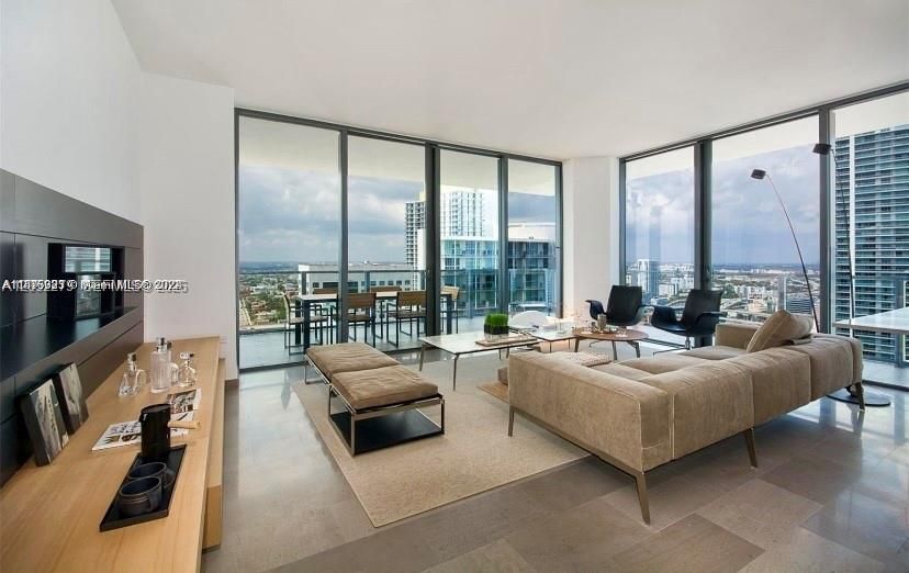 For Rent: $9,200 (3 beds, 3 baths, 1664 Square Feet)
