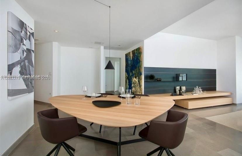 For Rent: $9,200 (3 beds, 3 baths, 1664 Square Feet)