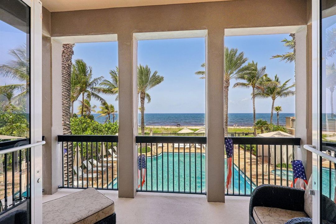 Community Room/Balcony