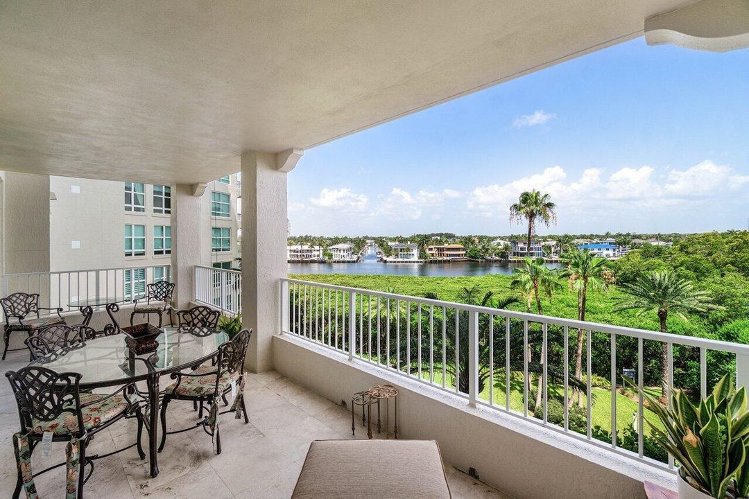 LARGE BALCONY