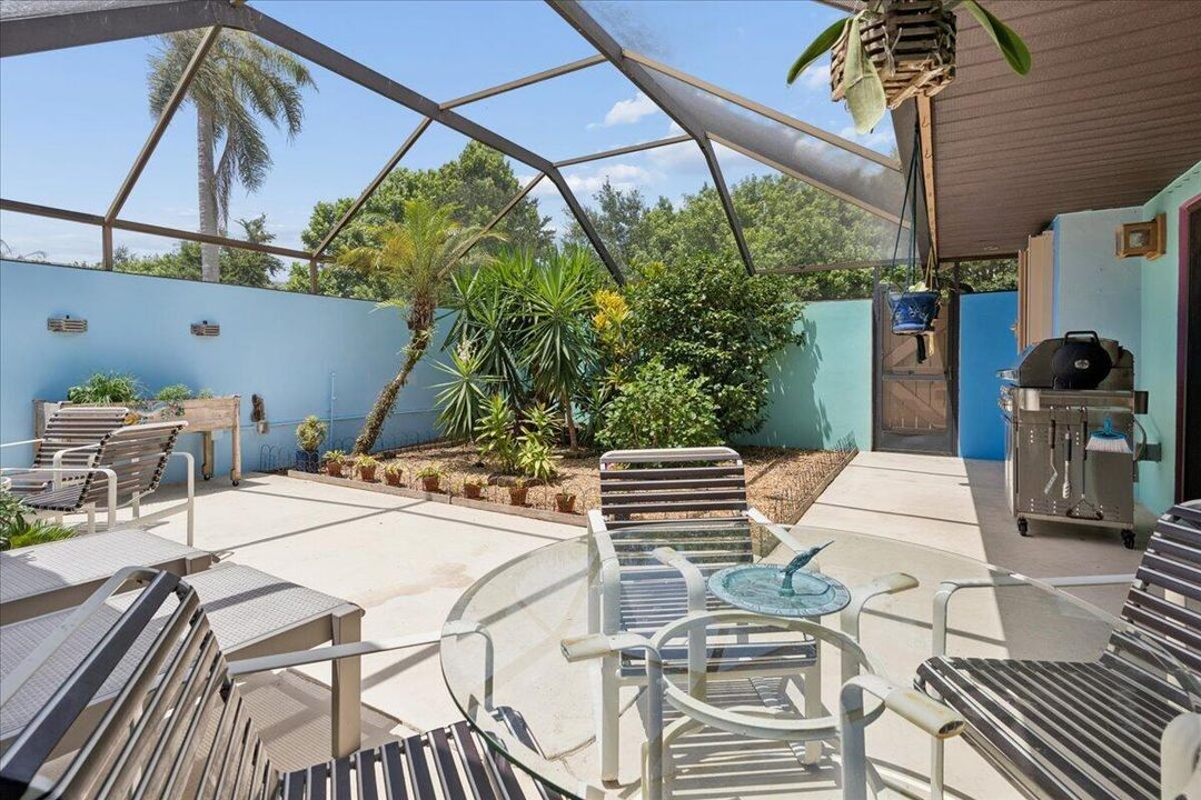Large, Screened Patio