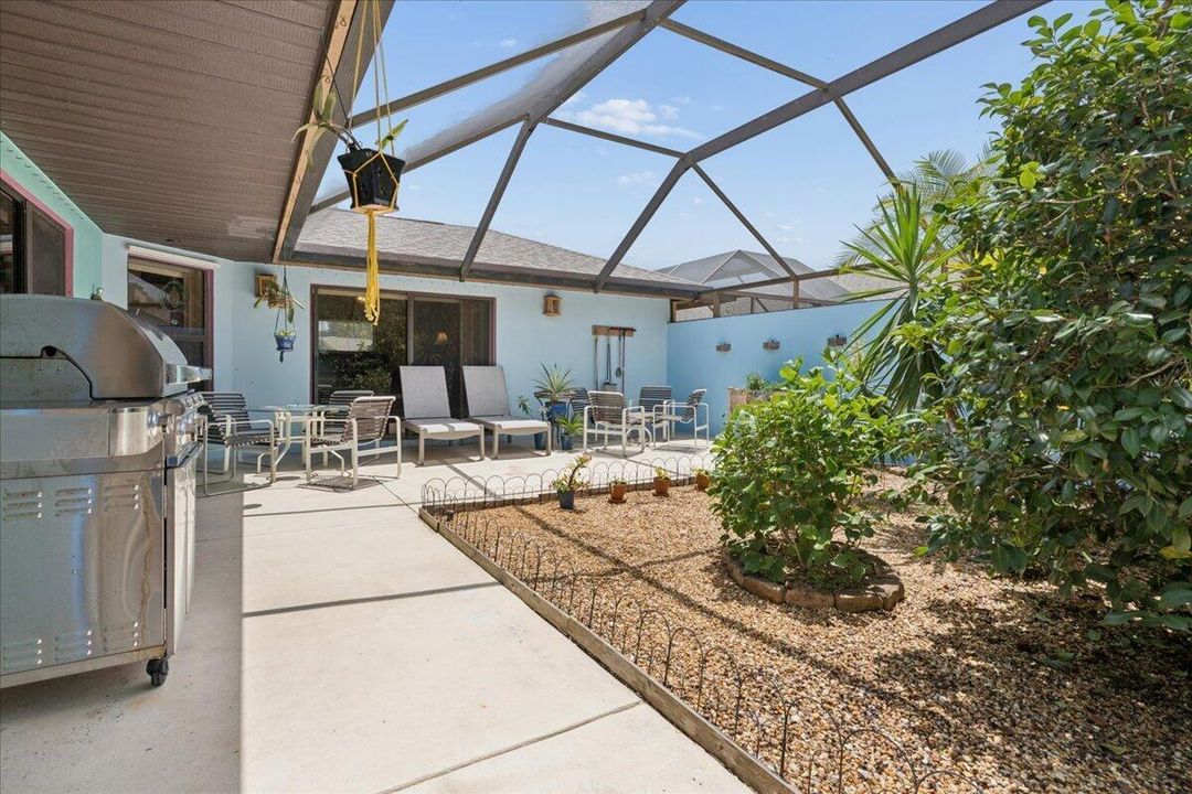 Screened Patio - Another View