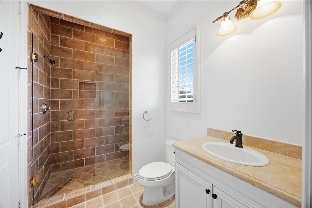 52-7A9A6440bath