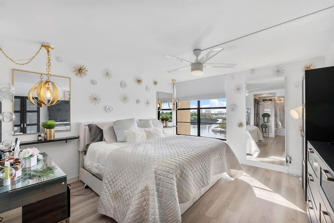 13 Royal Palm Way u503_008