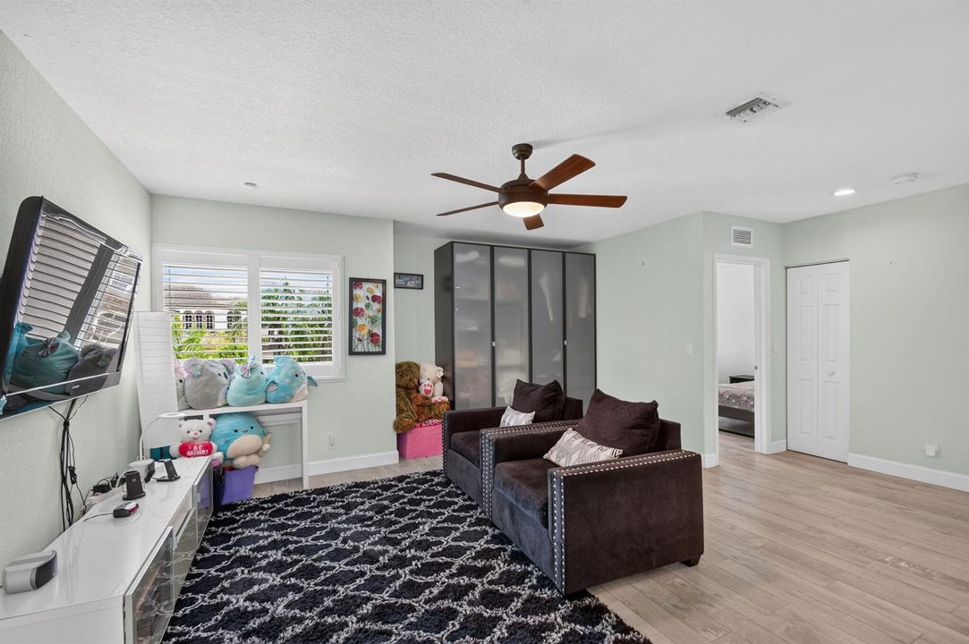 2nd floor loft