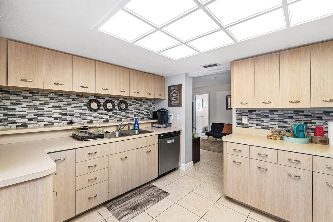 015-348SandpiperAvenue-RoyalPalmBeach-FL
