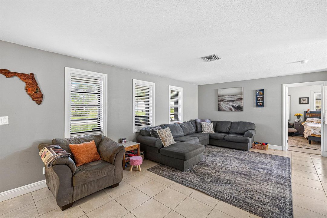 007-348SandpiperAvenue-RoyalPalmBeach-FL