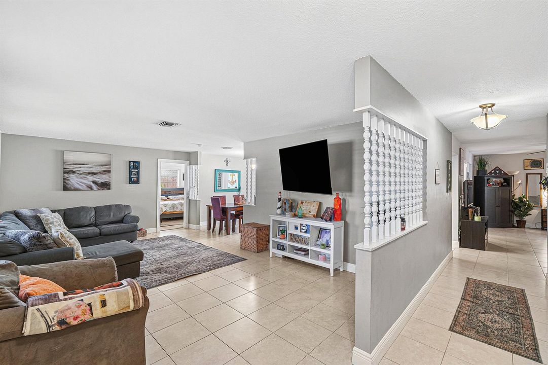 005-348SandpiperAvenue-RoyalPalmBeach-FL