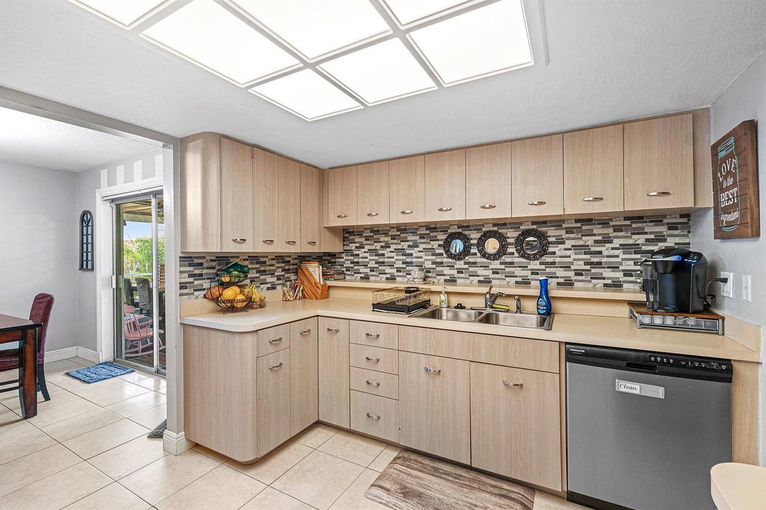 017-348SandpiperAvenue-RoyalPalmBeach-FL