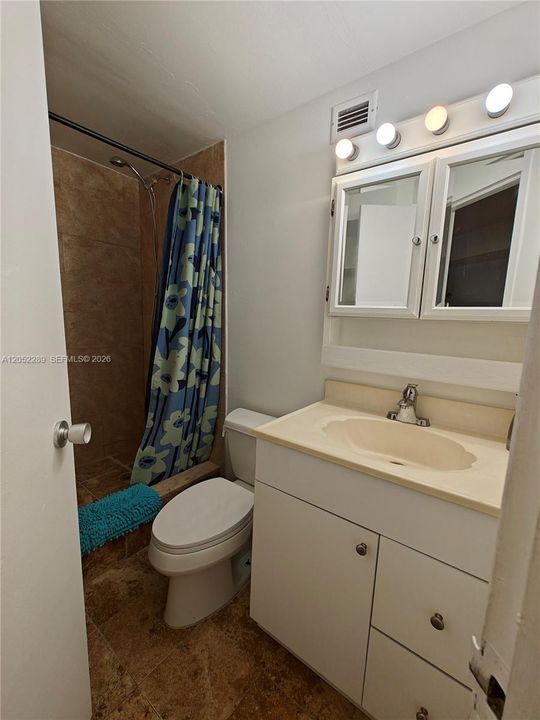 For Sale: $392,500 (2 beds, 2 baths, 990 Square Feet)