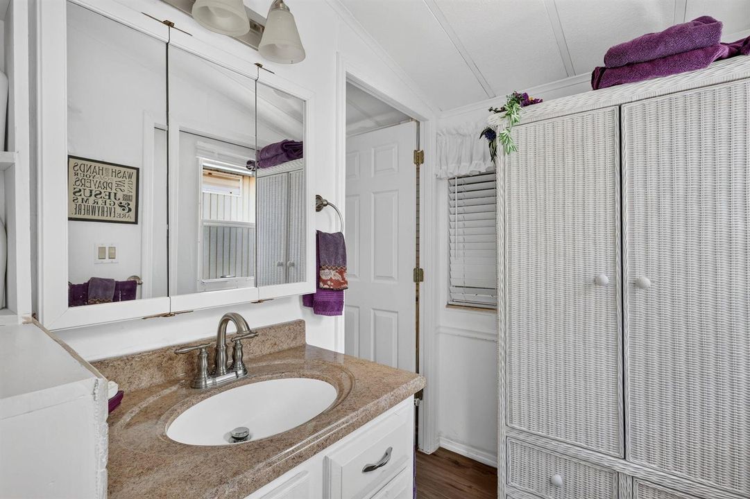 Master Bathroom5