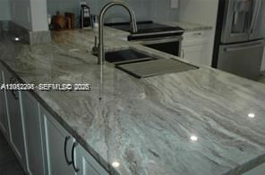 На продажу: $174,900 (3 спален, 2 ванн, 1364 Квадратных фут)
