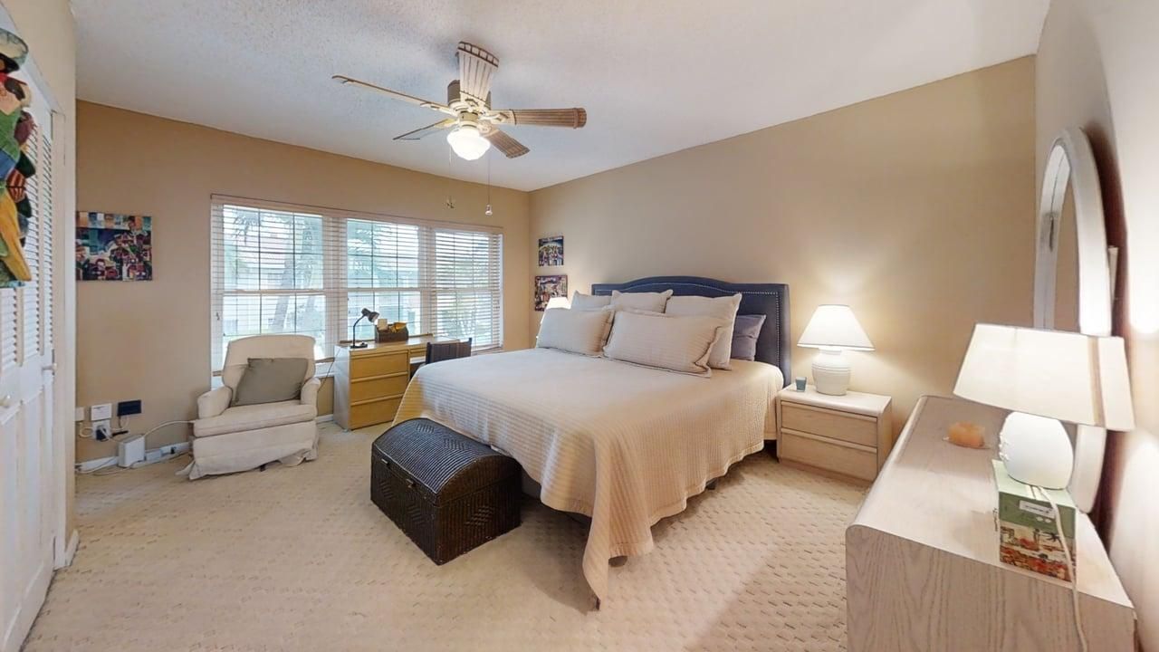 250-NE-20th-St-232-Bedroom