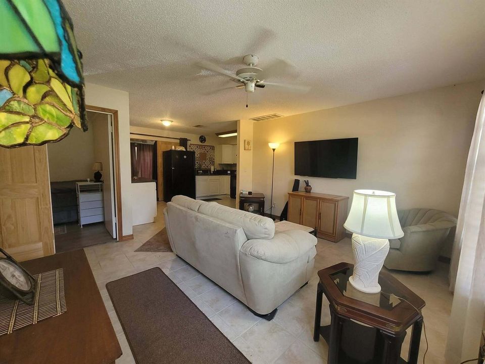 Liv Room Front Entry