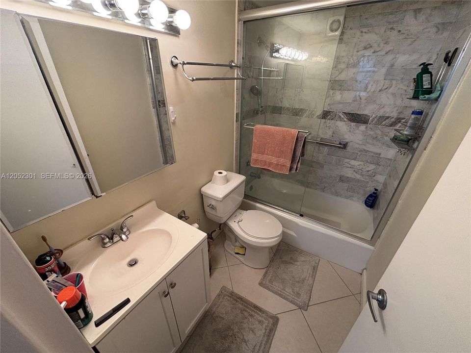 For Sale: $449,500 (2 beds, 2 baths, 990 Square Feet)