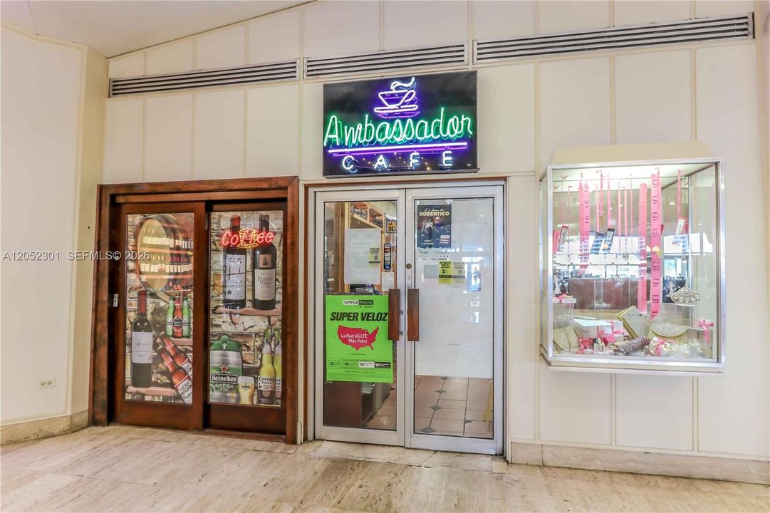 For Sale: $449,500 (2 beds, 2 baths, 990 Square Feet)