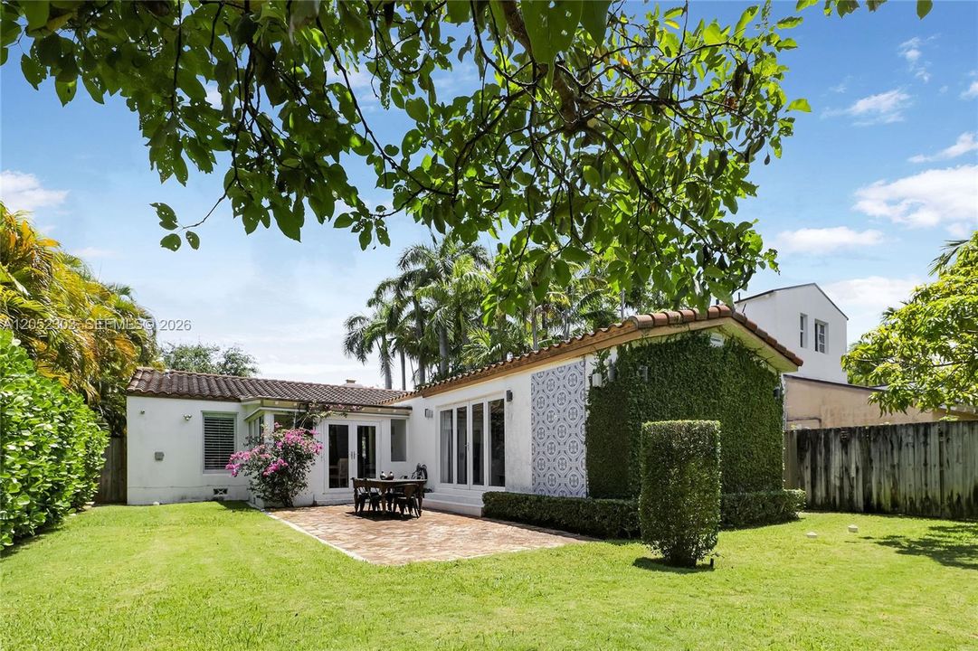 En Renta: $12,000 (3 camas, 2 baños, 2051 Pies cuadrados)