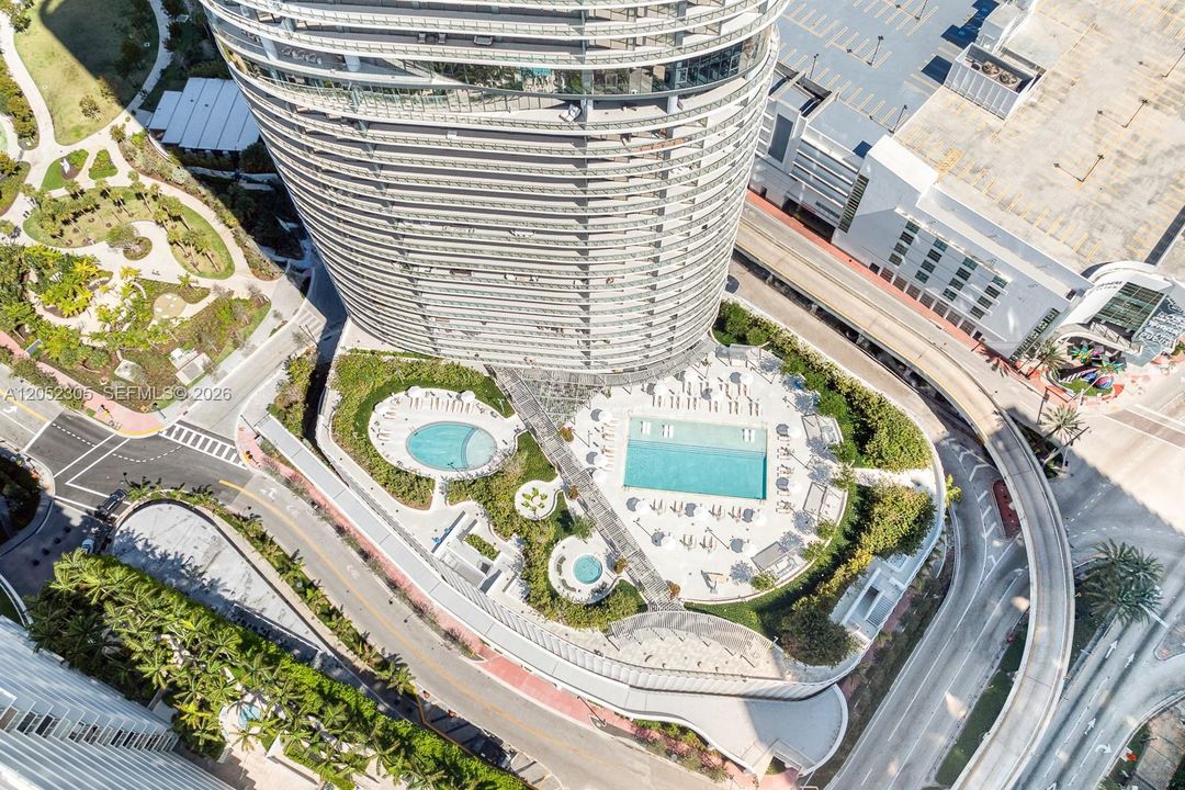 В аренду: $125,000 (5 спален, 6 ванн, 6060 Квадратных фут)