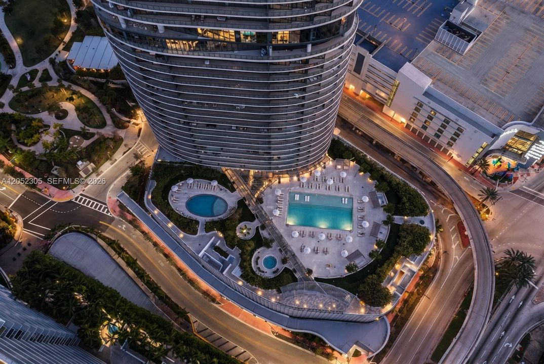 В аренду: $125,000 (5 спален, 6 ванн, 6060 Квадратных фут)