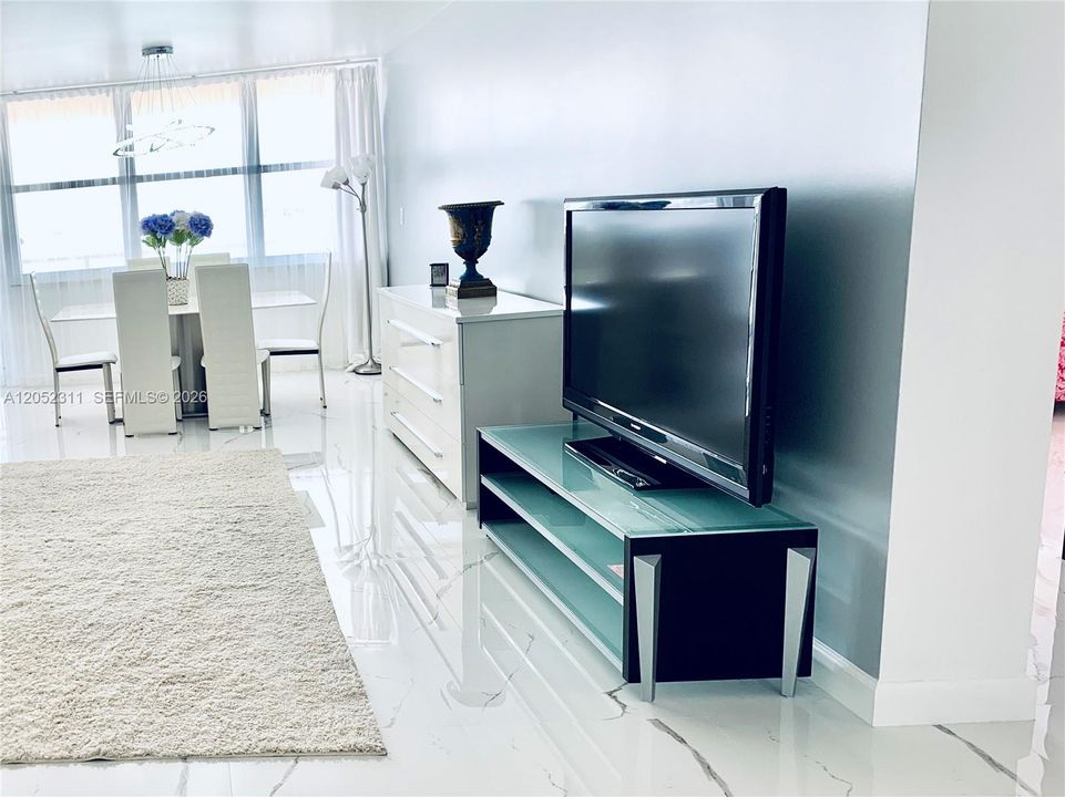 В аренду: $3,550 (2 спален, 2 ванн, 1275 Квадратных фут)