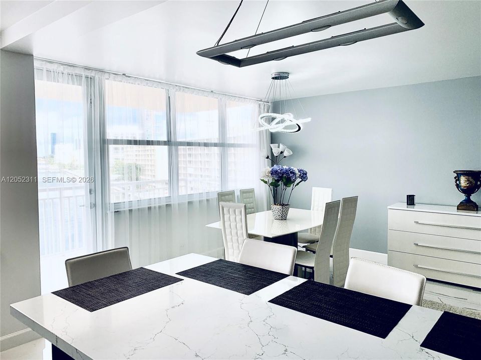 В аренду: $3,550 (2 спален, 2 ванн, 1275 Квадратных фут)
