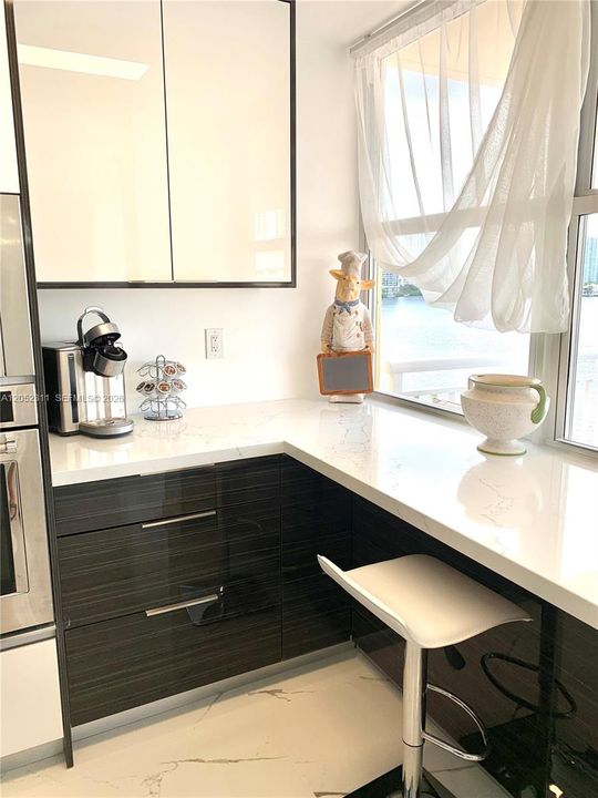 В аренду: $3,550 (2 спален, 2 ванн, 1275 Квадратных фут)