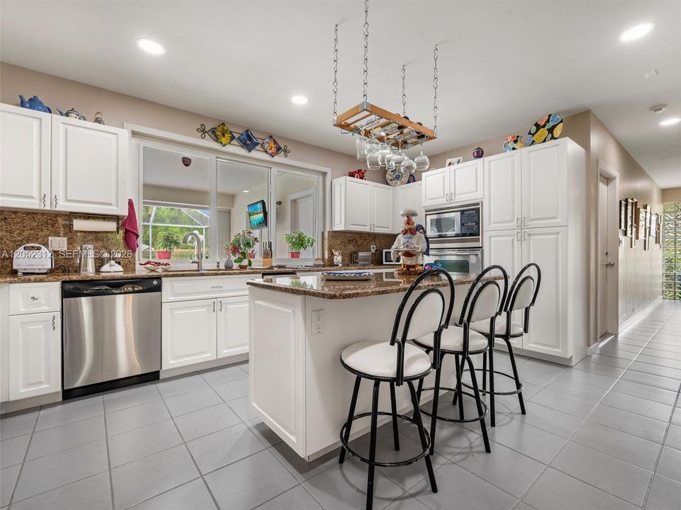 En Venta: $2,195,000 (5 camas, 4 baños, 3751 Pies cuadrados)