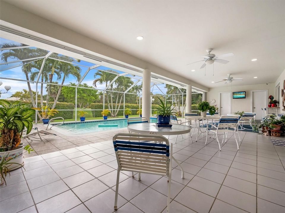 En Venta: $2,195,000 (5 camas, 4 baños, 3751 Pies cuadrados)