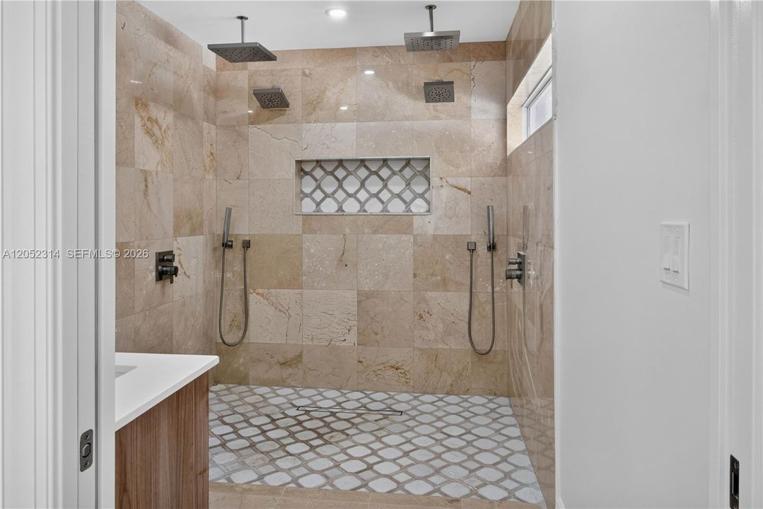 En Renta: $17,000 (5 camas, 3 baños, 2781 Pies cuadrados)