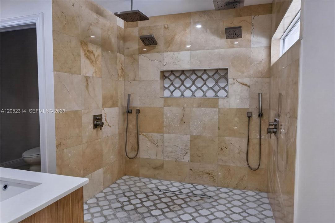 En Renta: $17,000 (5 camas, 3 baños, 2781 Pies cuadrados)