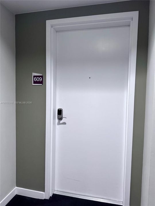For Rent: $2,450 (1 beds, 1 baths, 765 Square Feet)
