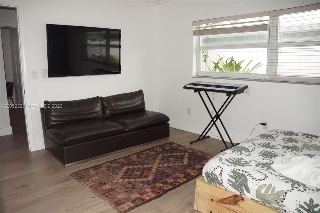 For Rent: $8,500 (3 beds, 3 baths, 2250 Square Feet)