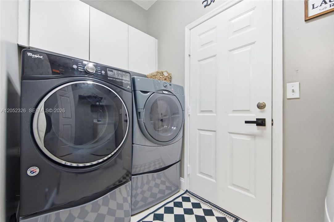 For Sale: $775,000 (4 beds, 2 baths, 2488 Square Feet)