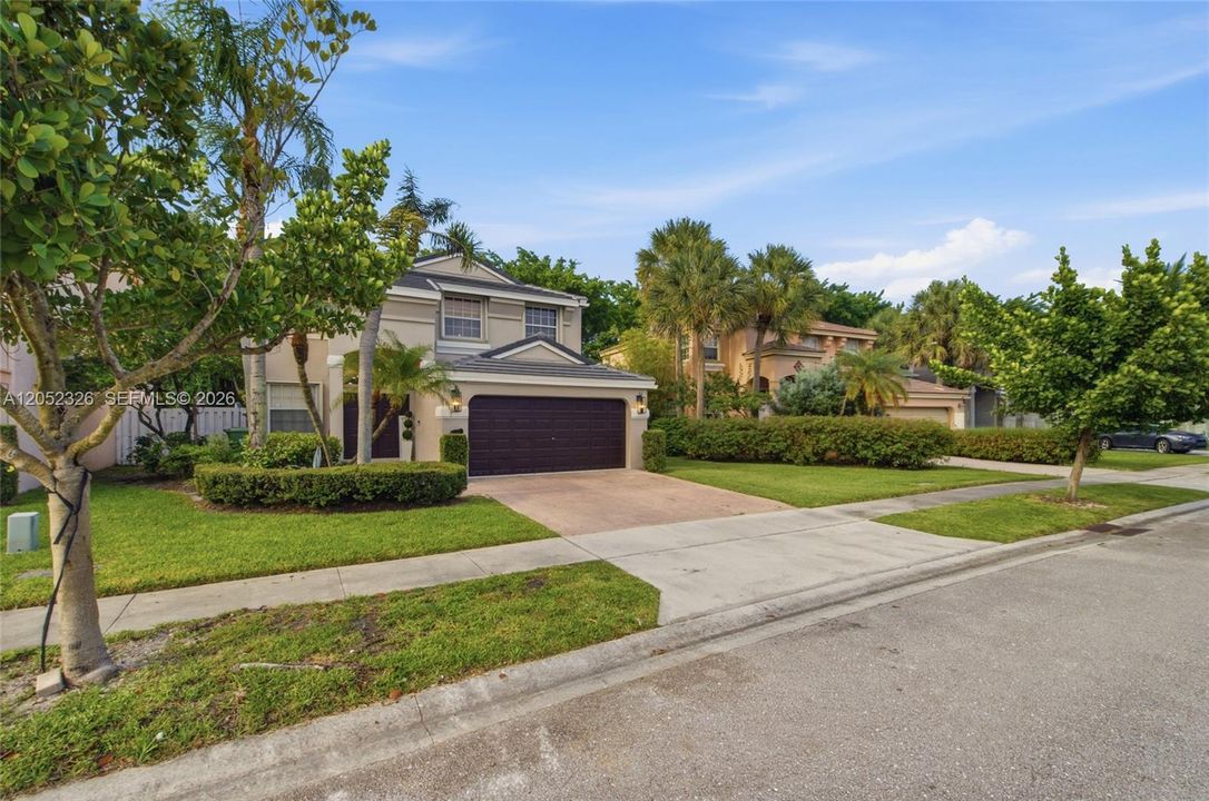 For Sale: $775,000 (4 beds, 2 baths, 2488 Square Feet)