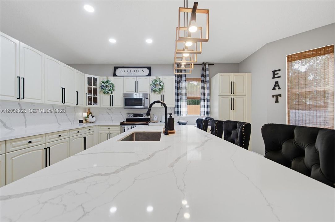 For Sale: $775,000 (4 beds, 2 baths, 2488 Square Feet)