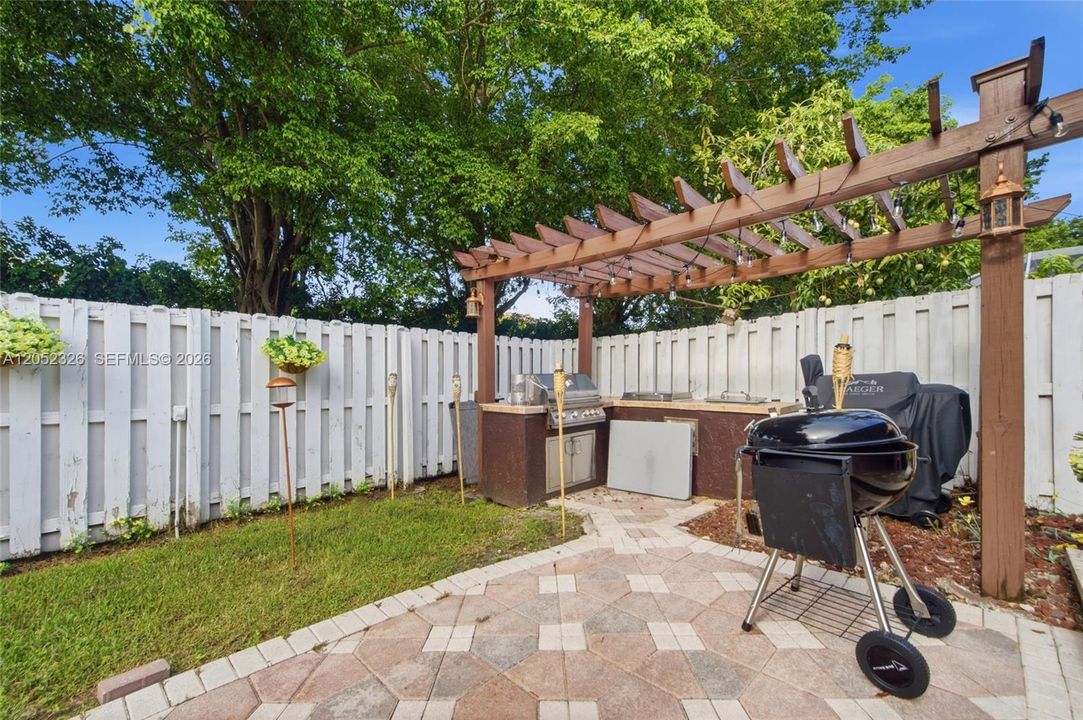 For Sale: $775,000 (4 beds, 2 baths, 2488 Square Feet)