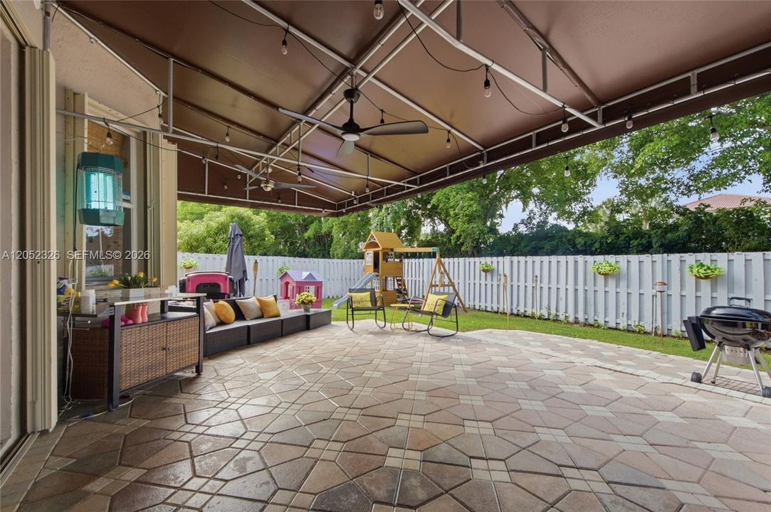 For Sale: $775,000 (4 beds, 2 baths, 2488 Square Feet)