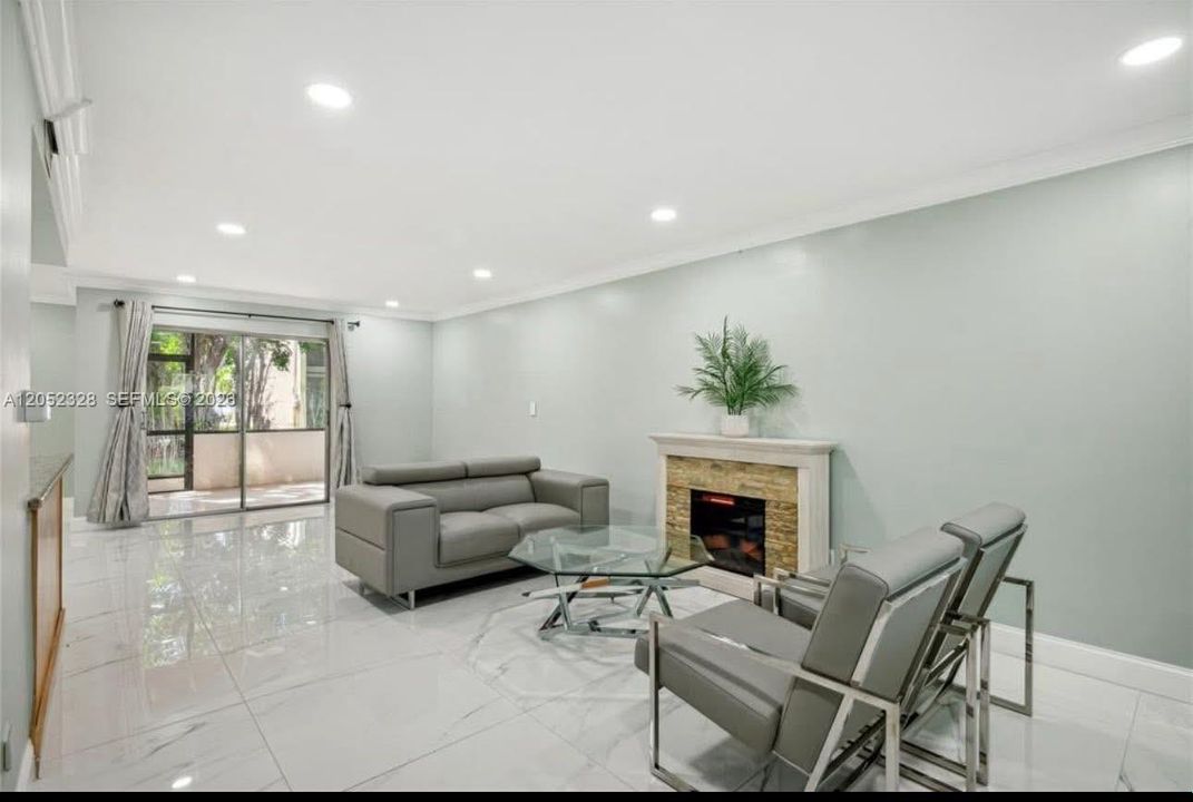 For Sale: $329,000 (4 beds, 2 baths, 1500 Square Feet)