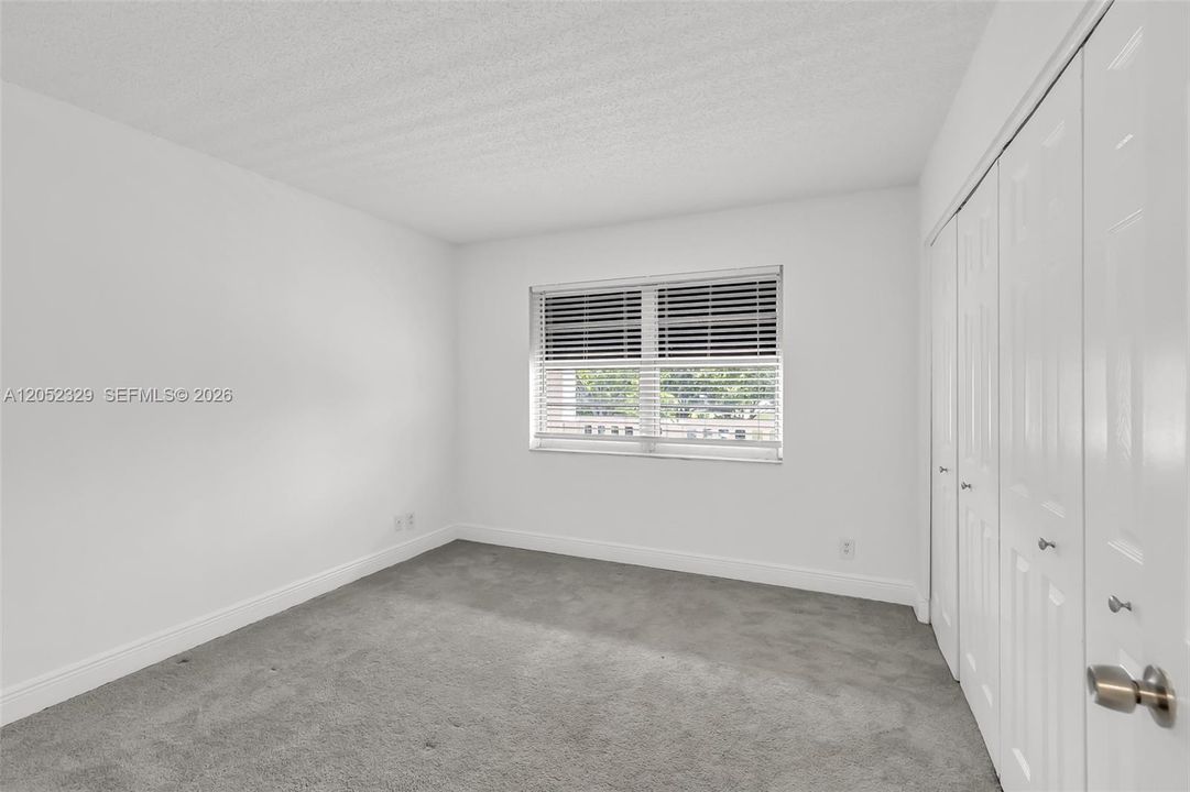 For Sale: $179,000 (2 beds, 2 baths, 990 Square Feet)