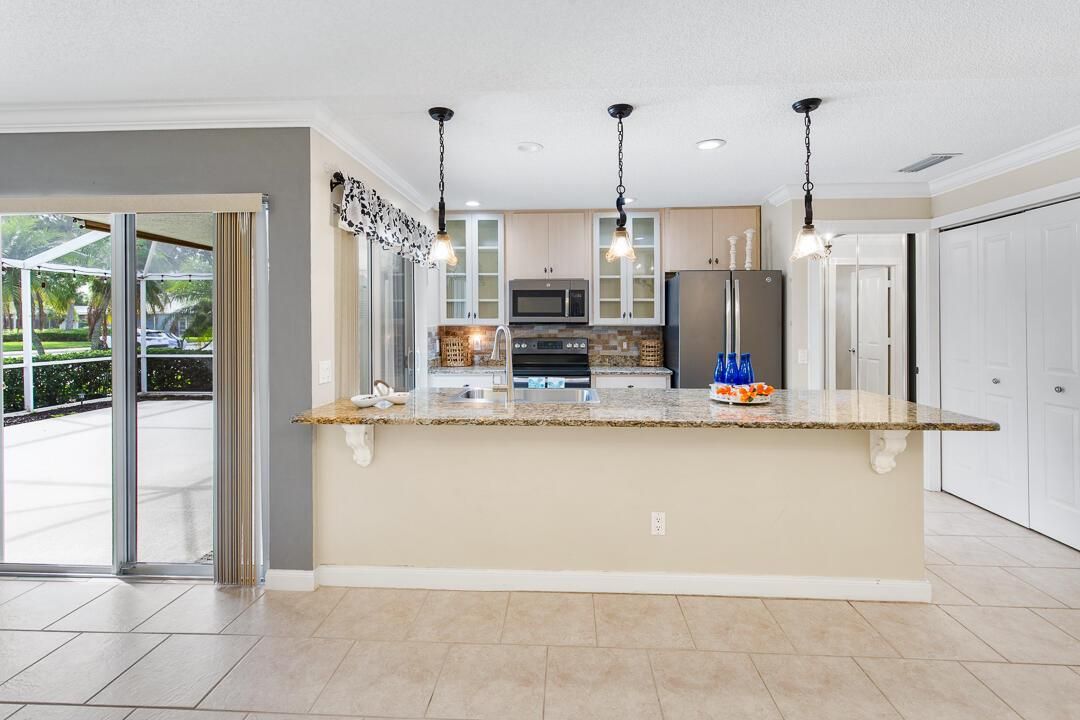 1220 NW Sun Terrace Circle-29