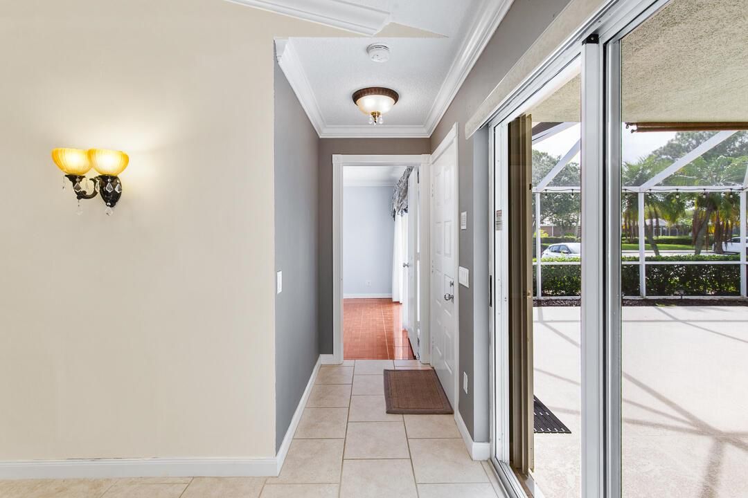 1220 NW Sun Terrace Circle-53