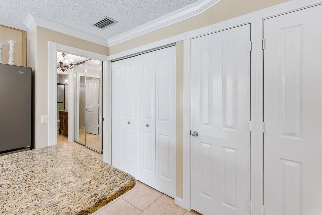 1220 NW Sun Terrace Circle-36