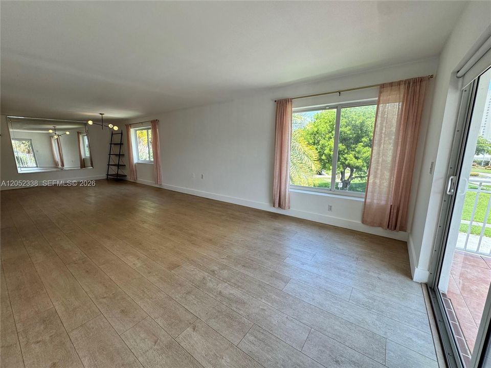 En Renta: $2,400 (1 camas, 1 baños, 880 Pies cuadrados)