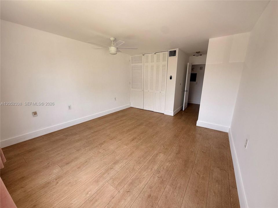 En Renta: $2,400 (1 camas, 1 baños, 880 Pies cuadrados)